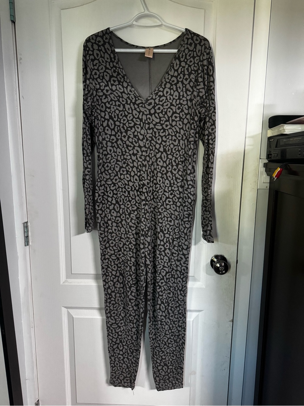Smash + Tess Charcoal and Gray Leopard-Print Long-Sleeve Jumpsuit